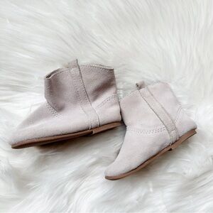 Baby Gap Suede Booties Gray‎ 12-18 months